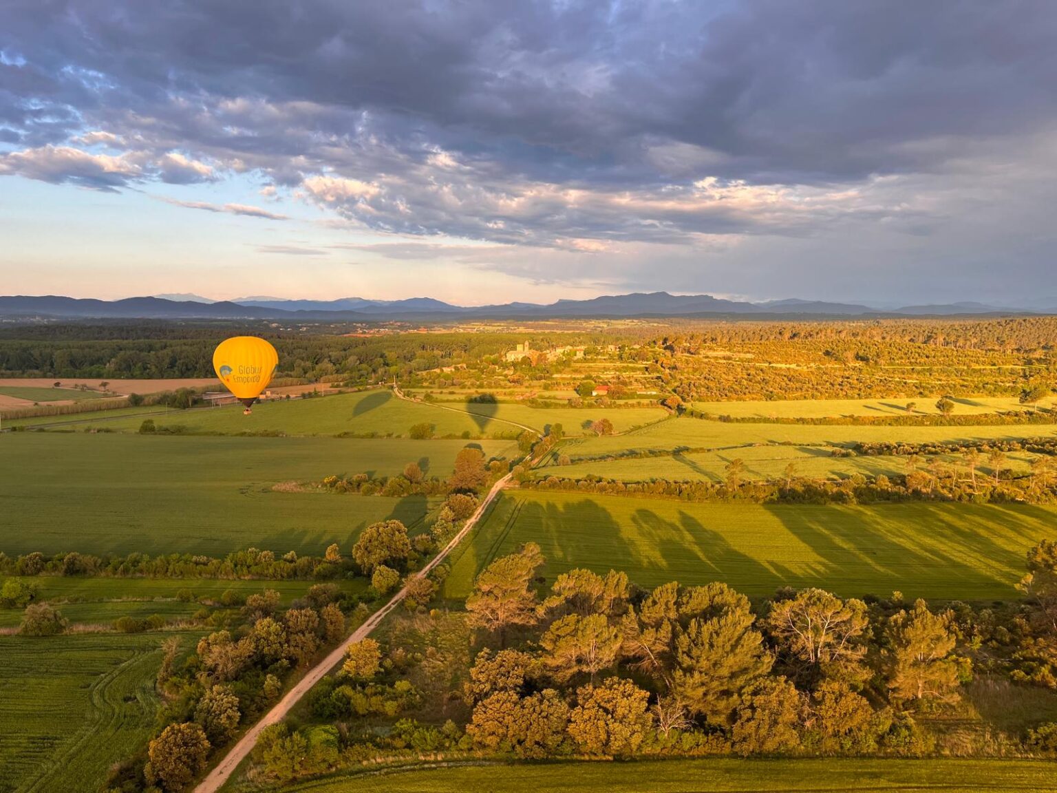 Disfruta de un vuelo en globo exclusivo con salida desde Girona