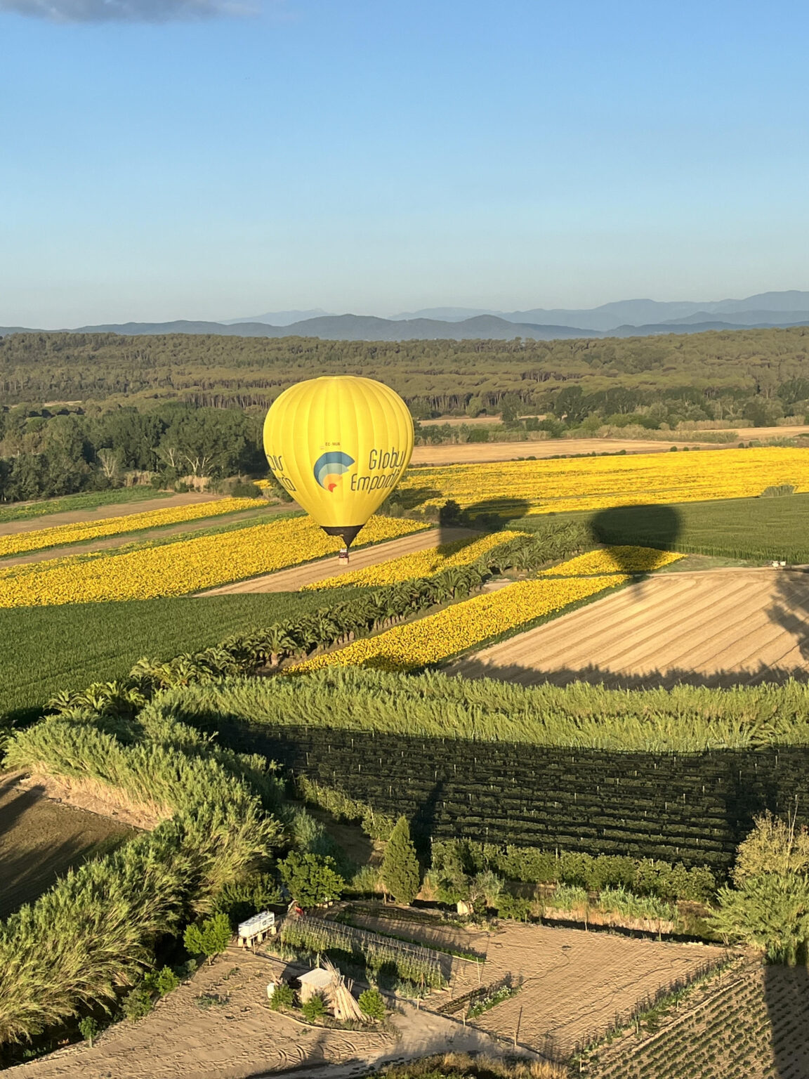Vuelos en globo compartidos en Girona para disfrutar del Empordà desde el aire
